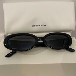 Gentle Monster Statement Black Sunglasses – Trendy Retro Street Style